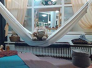 Hängematte in einem Zimmer in der Kinderbetreuung in der Studentensiedlung am Seepark
